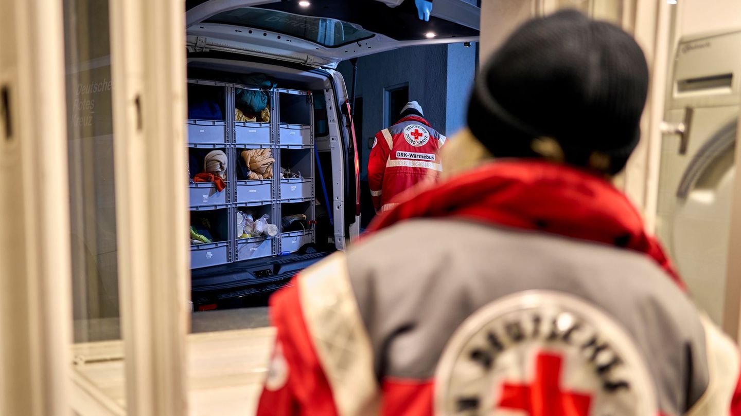 Vom 1. November bis 31. März wurde die Hilfsnummer 1.872 Mal gewählt. (Archivbild) Foto: Michael Ukas/dpa