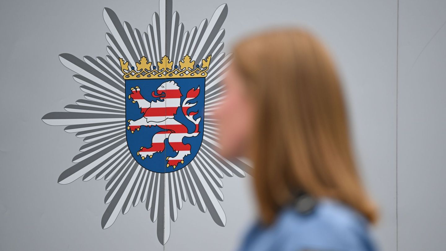 Für Polizisten, Lehrer und Richter gilt die neue hessische Sperre bei Stellenwiederbesetzungen nicht. (Symbolbild) Foto: Arne De