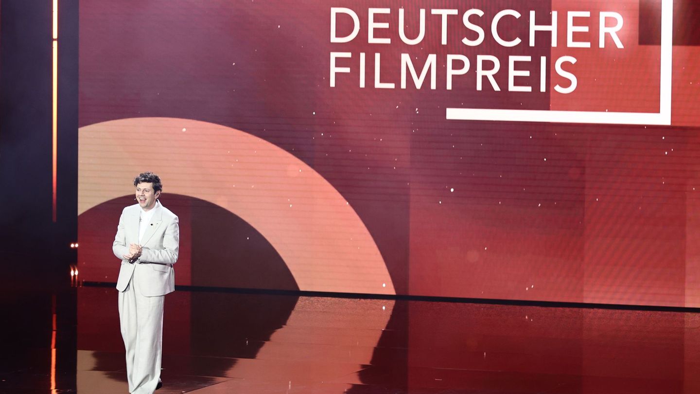 Der gebürtige Magdeburger Christian Friedel soll Ende Mai wieder durch die Deutsche Filmpreisverleihung führen. (Archivbild) Fot
