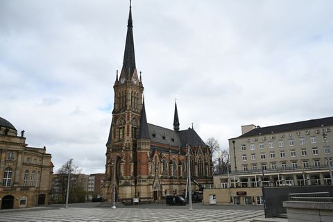 Wegen stark gestiegener Kosten für Fernwärme wurde der Ostergottesdienst in der Chemnitzer Kirche St. Petri abgesagt. Foto: Davi
