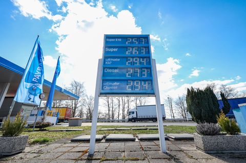 Spritpreise an einer Tankstelle: Nicht nur Diesel wird teurer