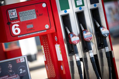 Diesel ist so teuer wie nie zuvor im bundesweiten Tagesdurchschnitt. (Archivbild) Foto: Philip Dulian/dpa