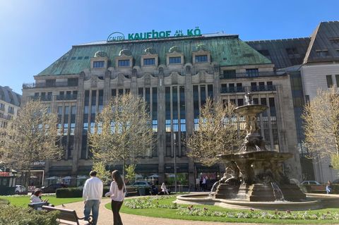 Die Diebe sind über die U-Bahn in das Galeria-Warenhaus an der Flaniermeile "Kö" eingestiegen. Foto: Rabea Gruber/dpa