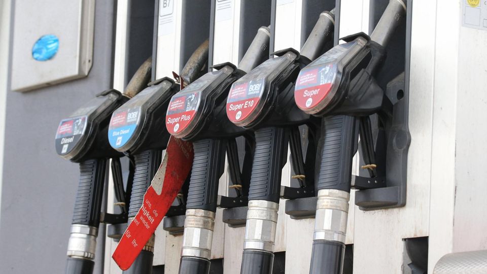 Spritpreise vor Ostern ziehen an – So sparen Sie beim Tanken