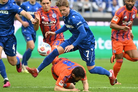 Das Heimspiel gegen Schalke gewann der KSC mit Dzenis Burnic (oben) mit 2:1. (Archivbild) Foto: Uli Deck/dpa