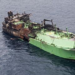 Wann kommt es zur Katastrophe? Der LNG-Tanker „Artic Metagaz” treibt mnövrierunfähig im Mittelmeer