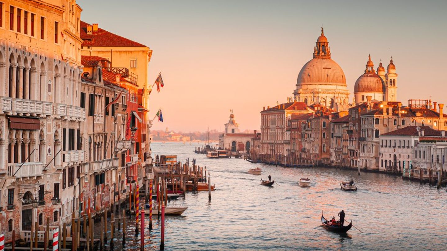 Das beliebte Reiseziel Venedig bittet Tagestouristen ab Freitag wieder zusätzlich zur Kasse.
