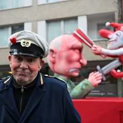 Karnevalswagenbauer Jacques Tilly ist von einem russischen Gericht zu achteinhalb Jahren Haft verurteilt worden (Archivbild). Fo