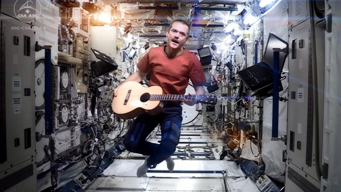 Der kanadische Astronaut Chris Hadfield auf der ISS