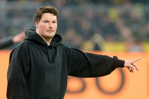 Trainer Merlin Polzin und der Hamburger SV erwarten den FC Augsburg. (Archivbild) Foto: Bernd Thissen/dpa