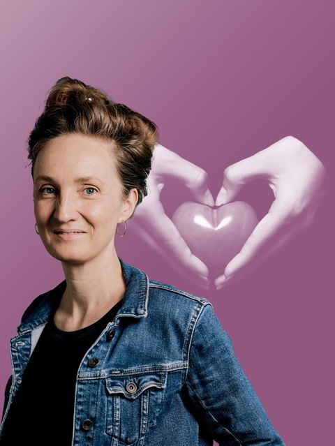 Montage zeigt Helen Bömelburg vor Händen, die eine Herz halten