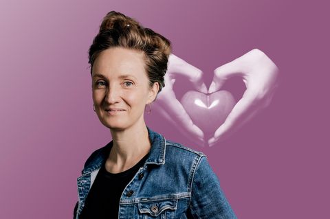 Montage zeigt Helen Bömelburg vor Händen, die eine Herz halten