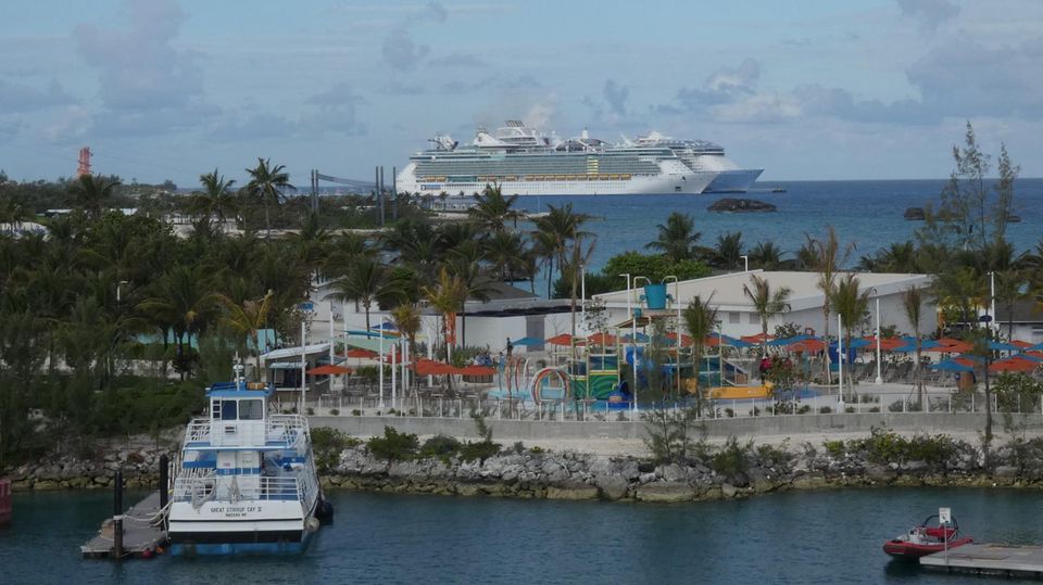 Kreuzfahrtschiffe auf CocoBay