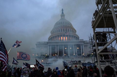 Trumpfans und Demonstranten vor dem US-Kapitol am 6. Januar 2021