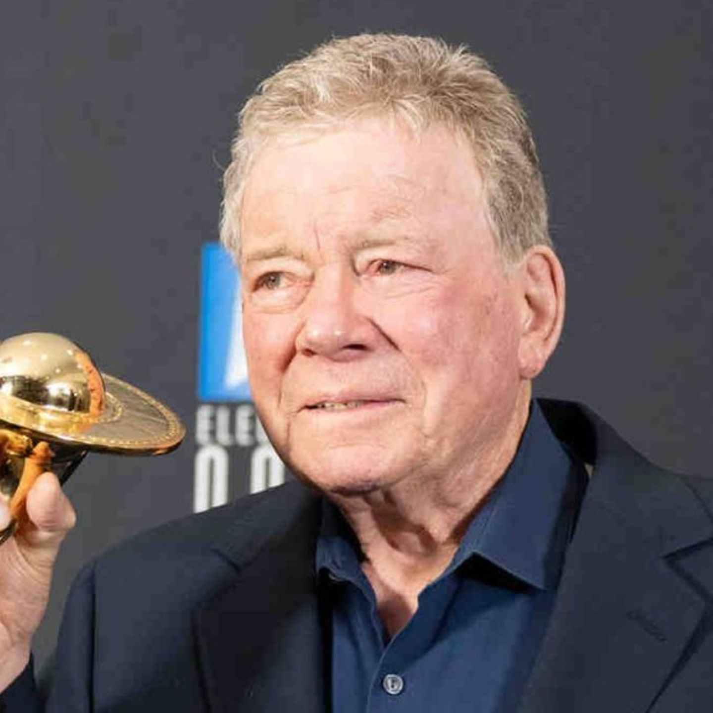 William Shatner macht auf mehrere Fake News im Internet aufmerksam.