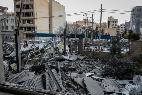 Man werde den Iran zurück in die Steinzeit versetzen, sagte Trump in einer Rede an die Nation. Foto: Stringer/dpa