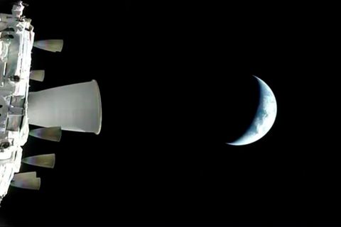 Vier Menschen sind mit "Orion" auf dem Weg in Richtung Mond. Foto: -/NASA/dpa