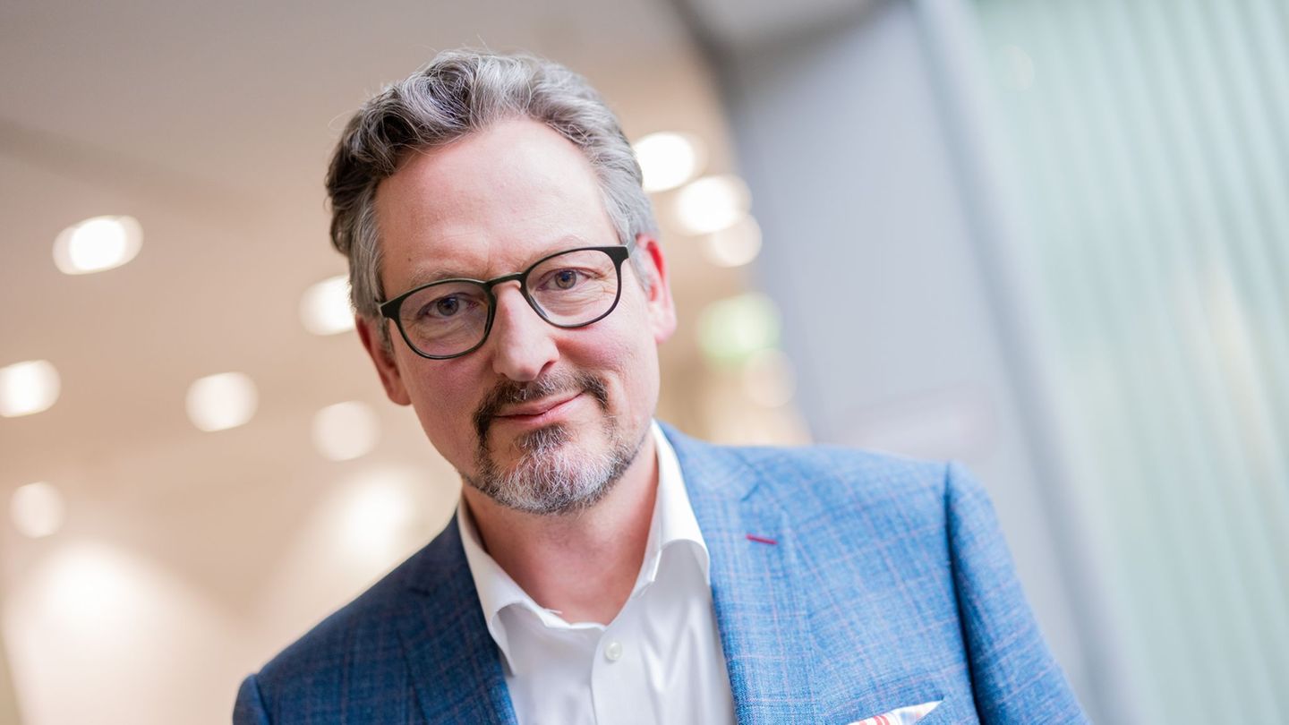 Digitale Welt: Hirschhausen: Deepfakes bringen die Demokratie ins Wanken