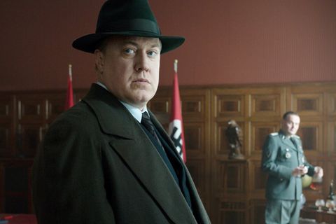 "Sternstunde der Mörder": Der Gestapomann Buback (Nicholas Ofczarek, v.) muss den Weisungen des NS-Befehlshaber Meckerle (Devi