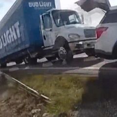 Verfolgungsjagd in Indiana: Betrunkener klaut Lkw voller Bier – und rammt Polizeiauto von der Straße