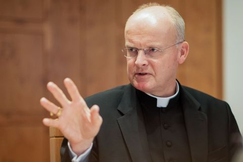 Ruhrbischof Franz-Josef Overbeck sieht einen bedenklichen Trend zur "illiberalen Demokratie" (Archivbild). Foto: Marcel Kusch/dp