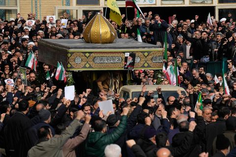 Trotz der Tötung zahlreicher Generäle bleibt Irans Machtapparat handlungsfähig. (Archivbild) Foto: Vahid Salemi/AP/dpa