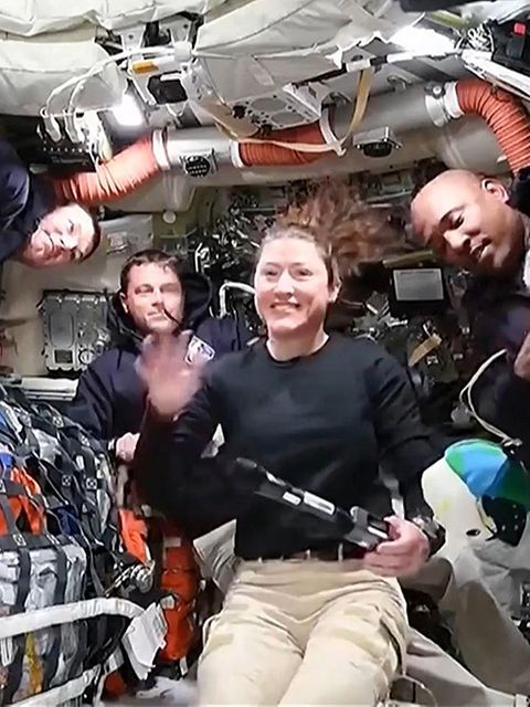 "Artemis 2"-Crew meldet sich aus dem All