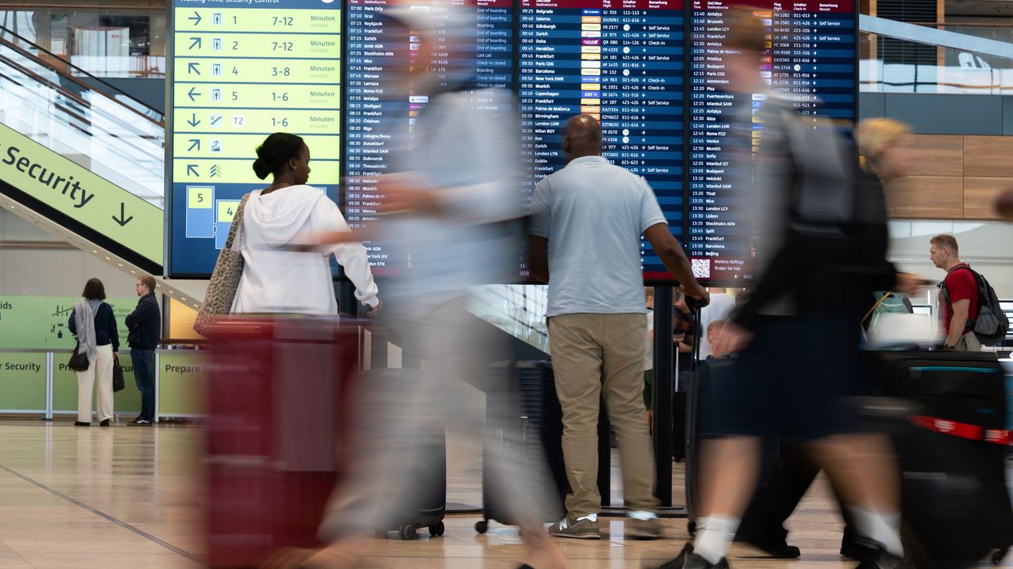 Feiertage: Osterverkehr am BER und bei der Bahn: Keine Probleme