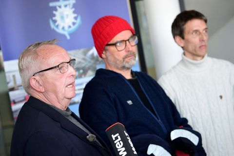 Mecklenburg-Vorpommerns Umweltminister Till Backhaus (SPD, l) will gegen die Anfeindungen im Zweifel vorgehen. (Archivbild) Foto