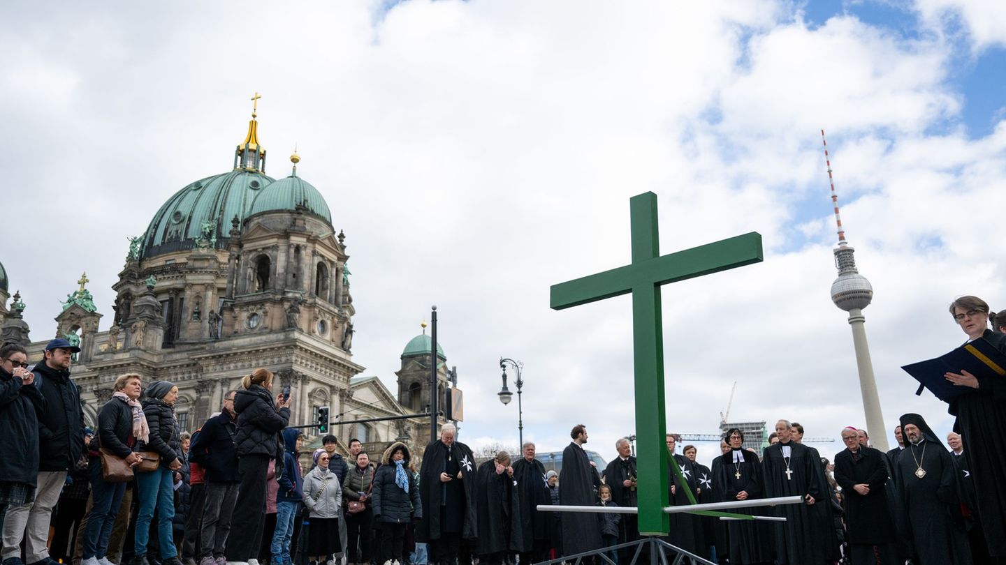 Kirchen: Karfreitagsprozession widmet sich psychischen Erkrankungen