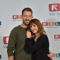 Gerald Heiser aus Namibia und seine Anna Heiser lachen beim RTL-Spendenmarathon in die Kamera