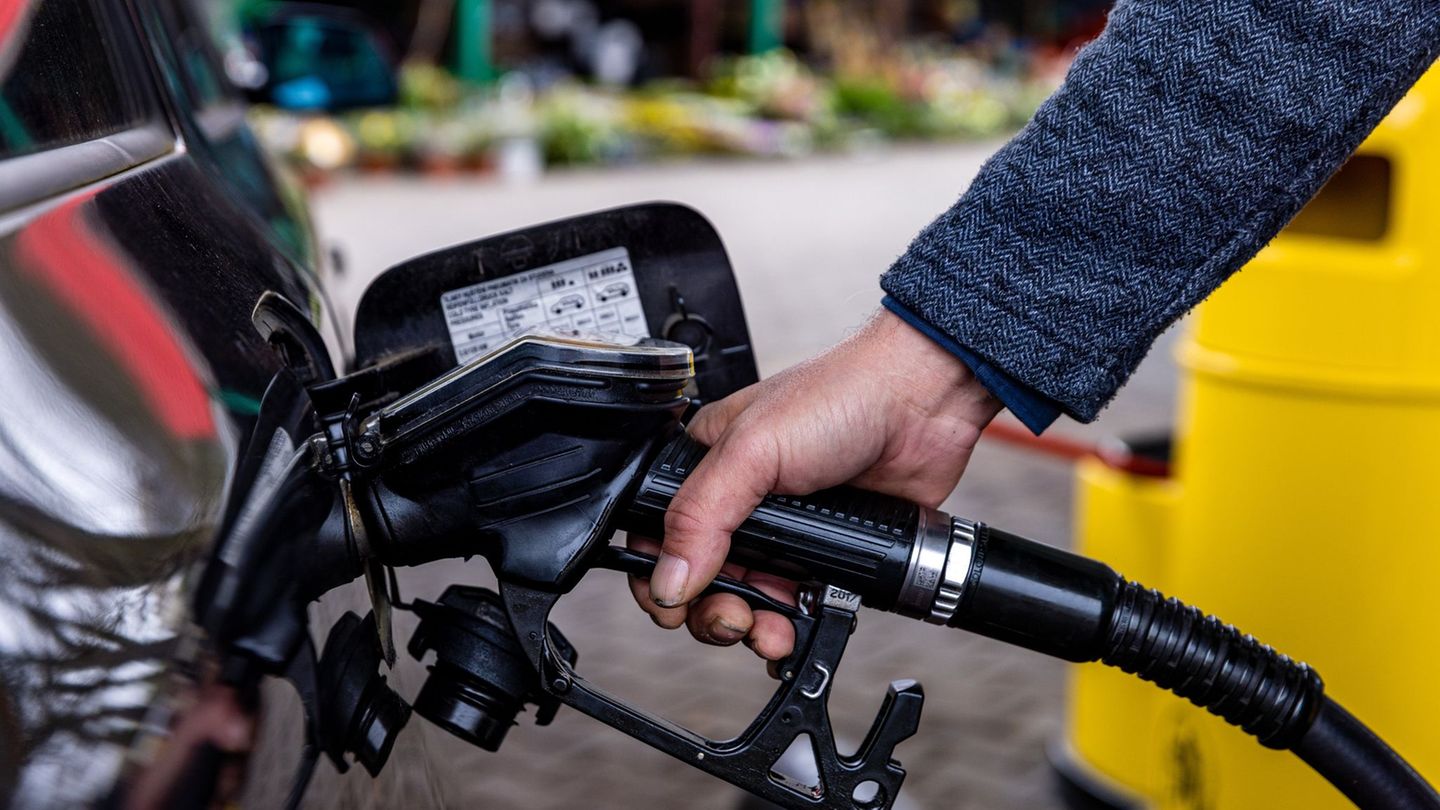 Teurer Sprit: Preisschock an der Tankstelle: Hubig für wirksame Entlastung