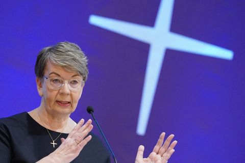 Die Landesbischöfin der Evangelisch-Lutherische Kirche in Norddeutschland (Nordkirche), Kristina Kühnbaum-Schmidt, fordert in ih