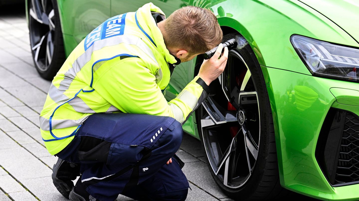 Treffen der Autotuning-Szene: Landesweite Kontrollen zum "Car-Freitag" in NRW