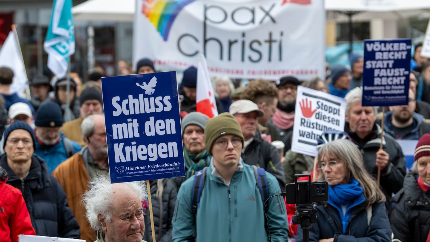 Demonstrationen: Ostermärsche in Bayern: Tausende demonstrieren für Frieden