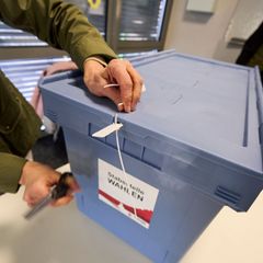Ohne Wahlhelferinnen und Wahlhelfer geht nicht viel - ob bei der Landtagswahl in Rheinland-Pfalz am 22. März oder der Kommunalwa