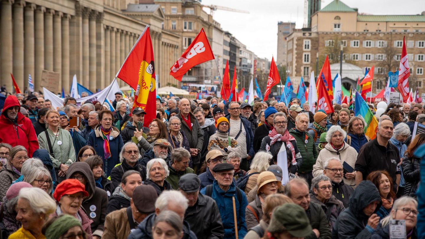 Demos gegen Krieg: Tausende fordern Frieden bei Ostermärschen im Südwesten