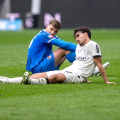 Enttäuschte Gesichter nach einem 2:2 im Borussia-Park. Foto: David Inderlied/dpa