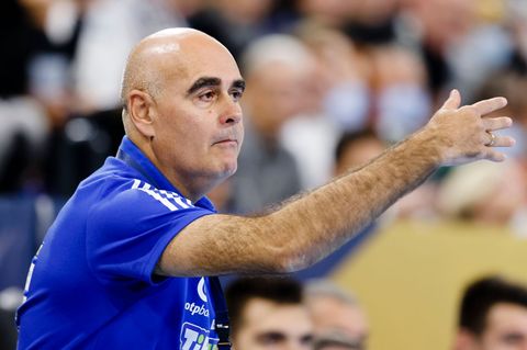 Trainer Juan Carlos Pastor verlor mit der TSV Hannover-Burgdorf gegen die SG Flensburg-Handewitt. (Archivbild) Foto: Frank Molte