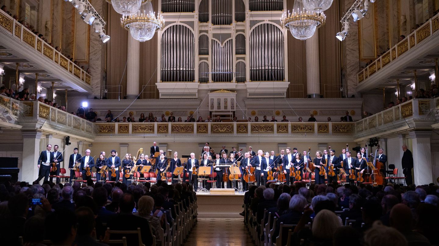 Studie: Die Farbe eines Konzertsaals verändert die Klangwahrnehmung