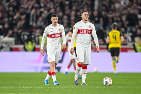 Ermedin Demirovic (r) musste mit dem VfB eine Enttäuschung gegen Dortmund einstecken - über die WM-Qualifikation mit dem Nationa