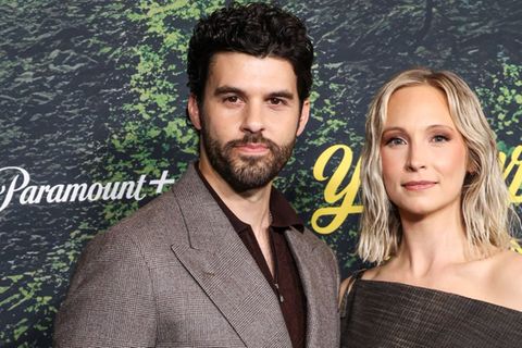 Steven Krueger und Candice King sind seit 2023 ein Paar.