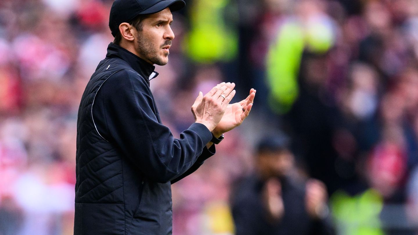 Trotz guter Leistung verloren: Freiburgs Trainer Julian Schuster. Foto: Tom Weller/dpa