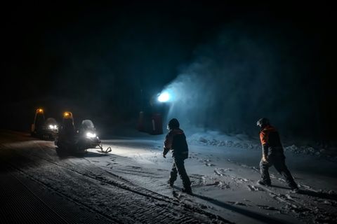 Skipisten-Vorbereitungen in den Pyrenäen