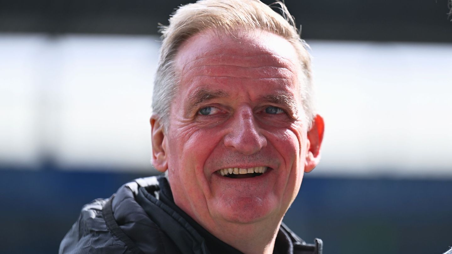 Fußball: "Keine frühzeitige Entscheidung": Sander lobt und mahnt