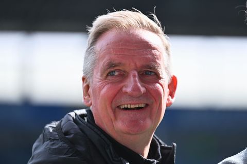 Petrik Sander lobt und mahnt nach Magdeburgs 4:1 über Bochum Foto: Swen Pförtner/dpa