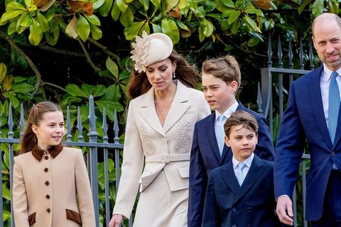 Prinz William und Prinzessin Kate mit ihren Kindern auf dem Weg zum Ostergottesdienst.
