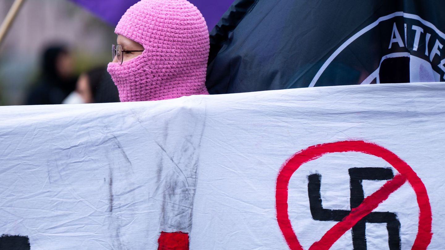 Demonstration: Hunderte demonstrieren nach Angriff mit Machete