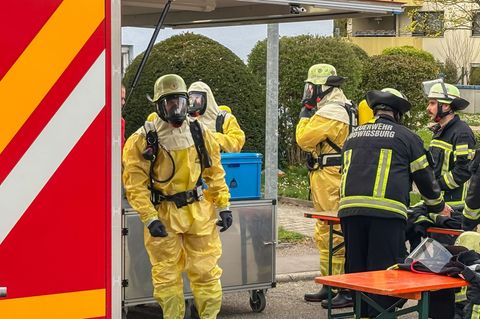Der Fund eines Fläschchens mit der Aufschrift "Polonium 210" in Vaihingen an der Enz hat einen Großeinsatz von Feuerwehr und Pol