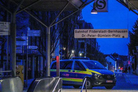 Die Kriminalpolizei ermittelt. Foto: Kaczor/SDMG/dpa